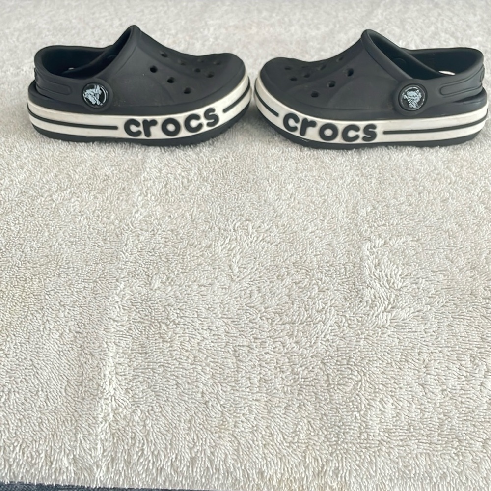 Toddler Crocs Size 6